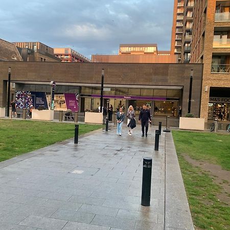 Luxury Riverside Apt With Easy Access To Central London, O2, Excel Centre And Parking Exterior foto